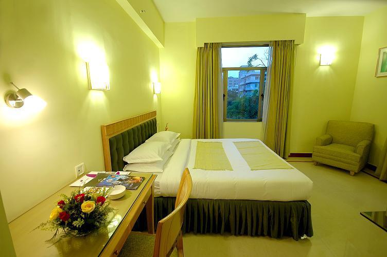 The Senator Hotel Kolkata Eksteriør bilde